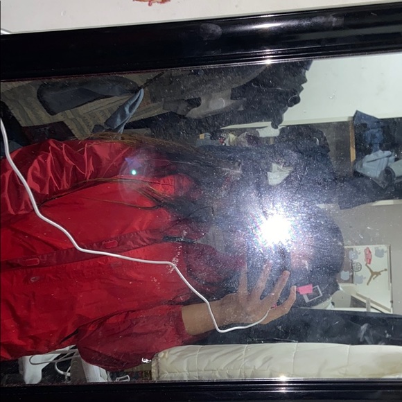 Woman’s Marmot red jacket - Picture 3 of 4